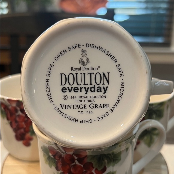 Vintage Royal Doulton “Vintage Grape” Retired Pattern Set of 4 Cups 1994-2004 - Picture 2 of 10